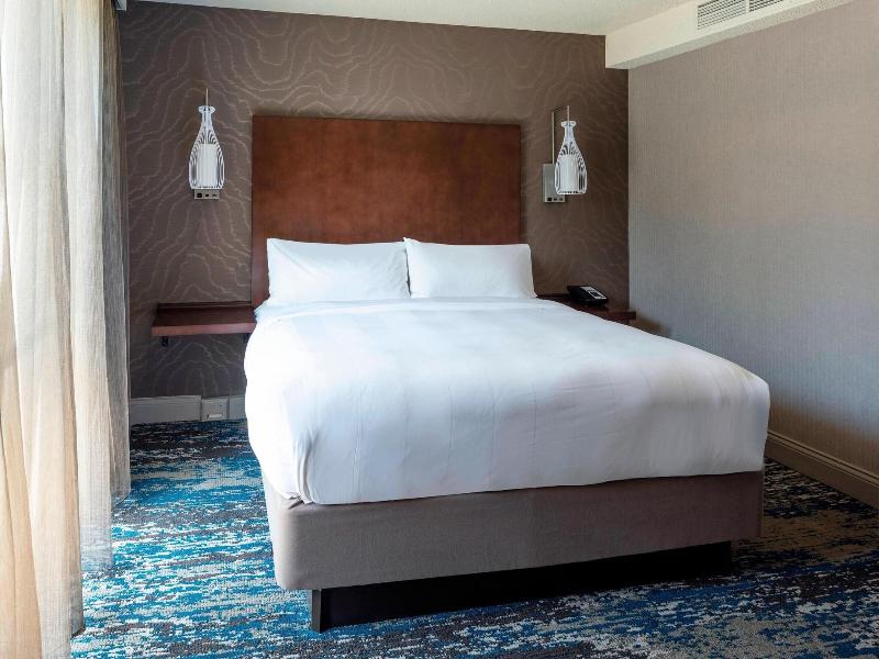 Boston Marriott Newton image