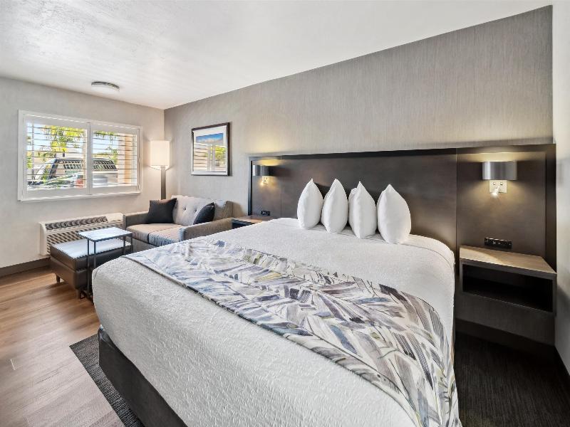 Best Western Plus Hilltop Inn image