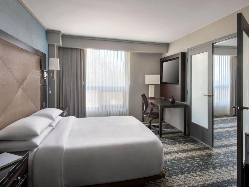 Boston Marriott Burlington image