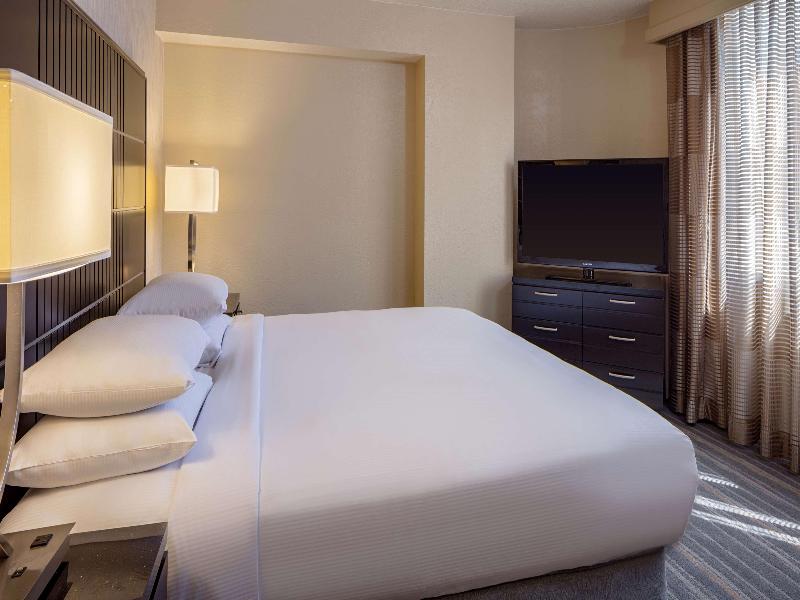 DoubleTree Suites by Hilton Minneapolis Downtown image