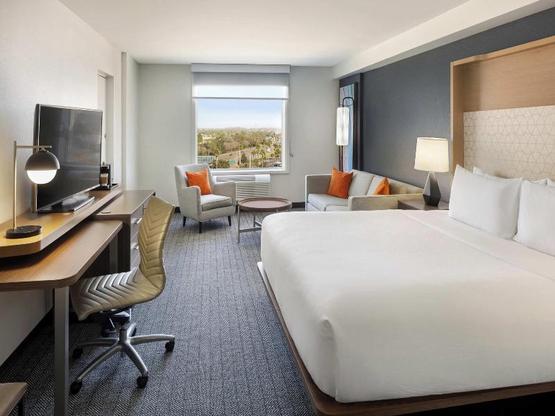 Courtyard by Marriott across Universal Orlando image