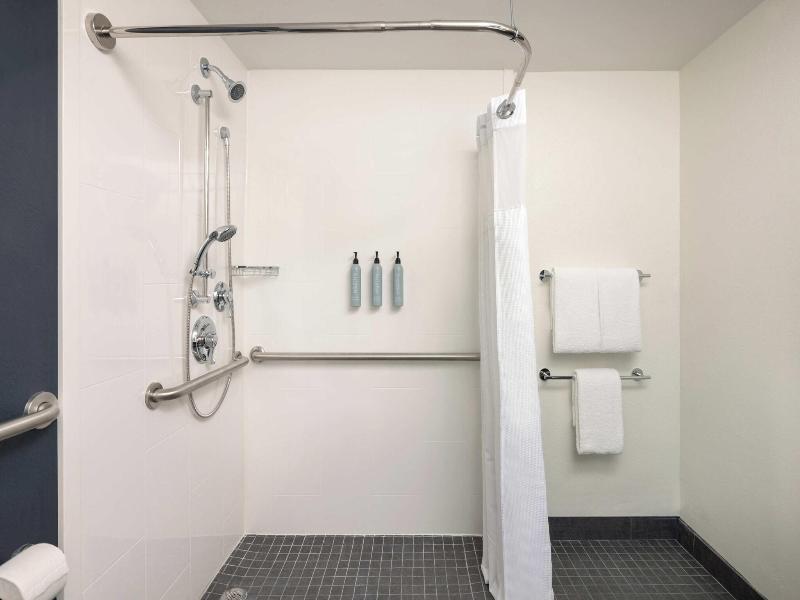 Courtyard by Marriott across Universal Orlando image