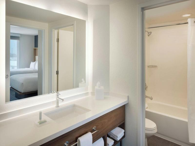 Courtyard by Marriott across Universal Orlando image
