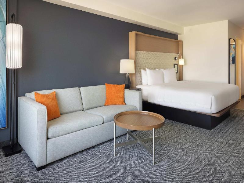 Courtyard by Marriott across Universal Orlando image