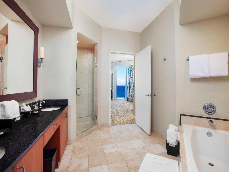 Trump International Beach Resort Miami image