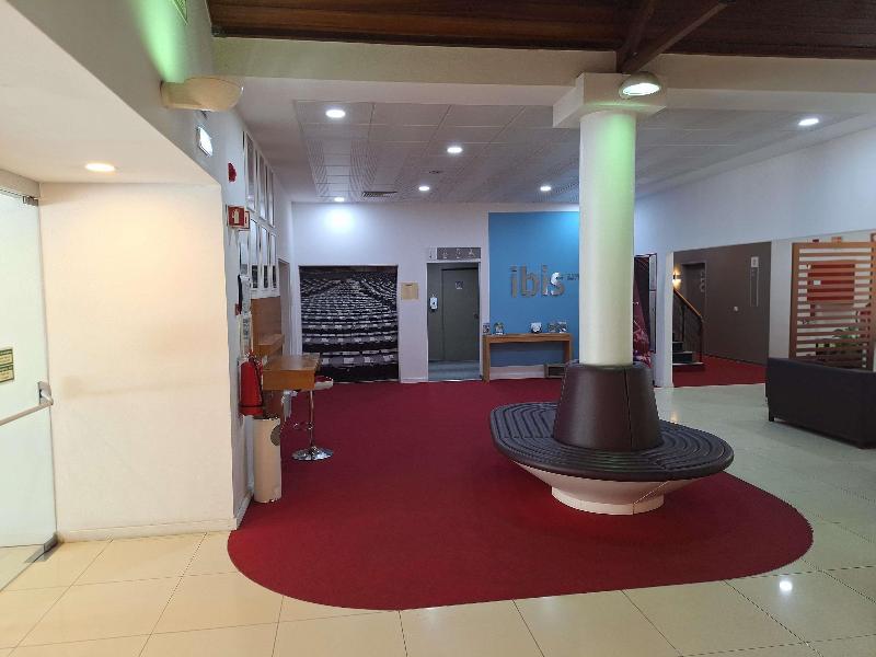 Ibis Setubal image