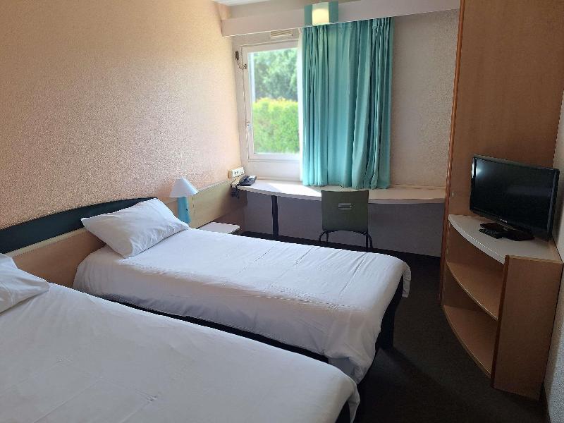 Ibis Setubal image