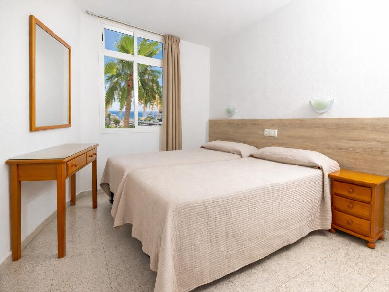 Apartamentos Tamaragua image