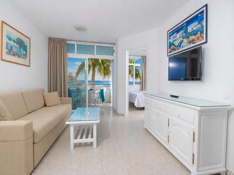 Apartamentos Tamaragua image
