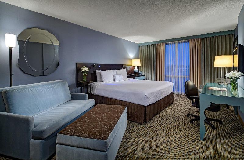 Crowne Plaza Chicago Ohare Hotel & Conf Ctr By IHG image
