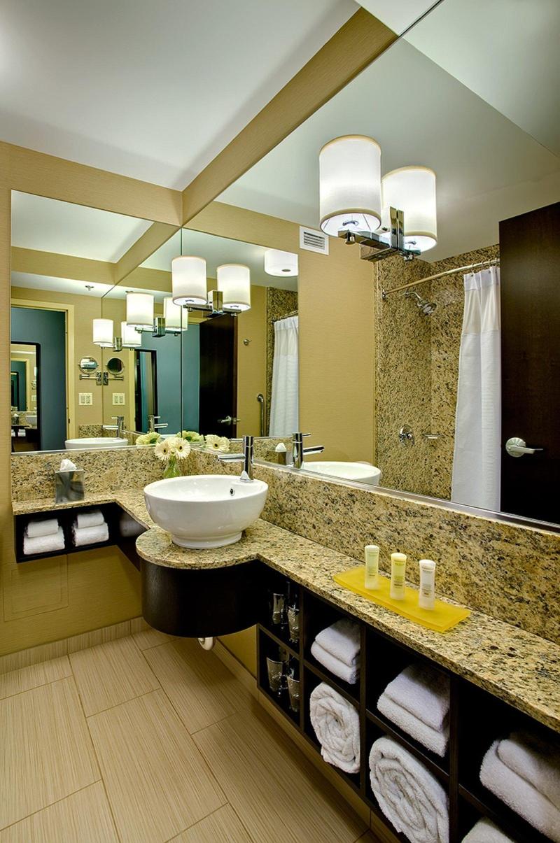 Crowne Plaza Chicago Ohare Hotel & Conf Ctr By IHG image