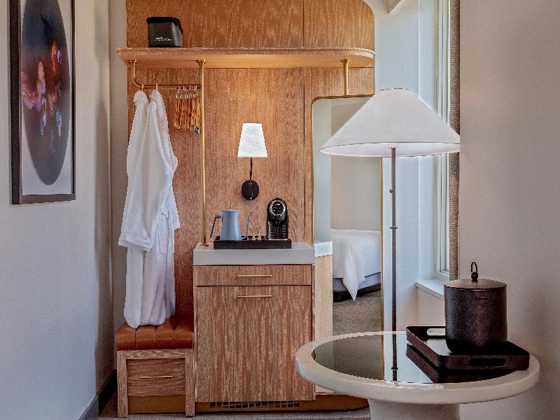 Beacon Hotel & Corporate Quarters image