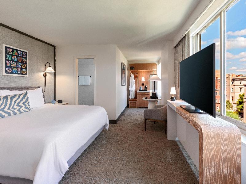 Beacon Hotel & Corporate Quarters image