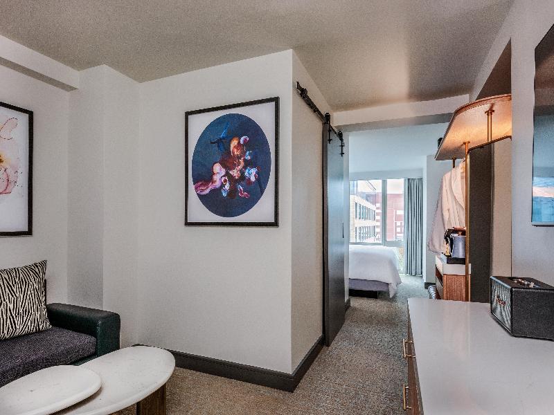 Beacon Hotel & Corporate Quarters image