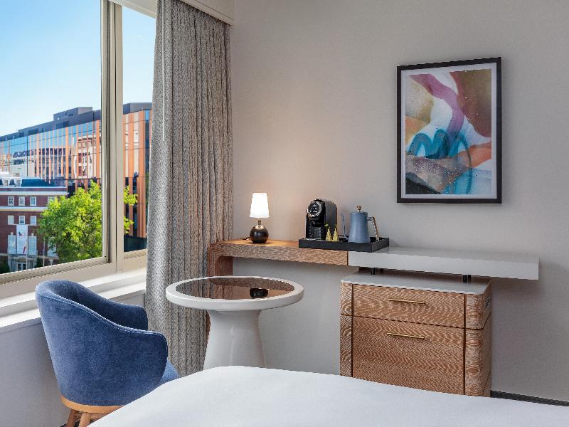 Beacon Hotel & Corporate Quarters image