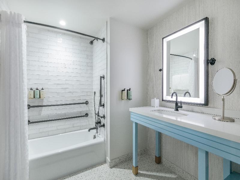 Beacon Hotel & Corporate Quarters image