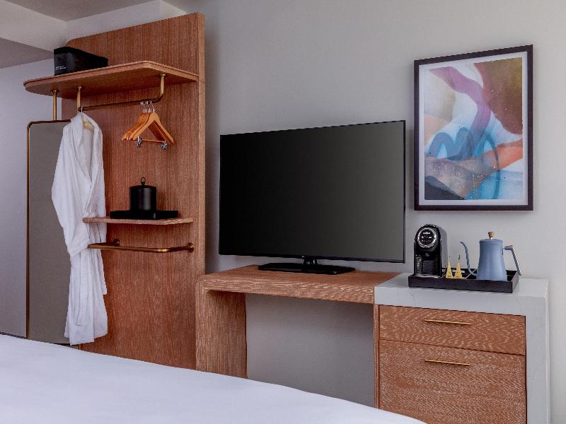 Beacon Hotel & Corporate Quarters image