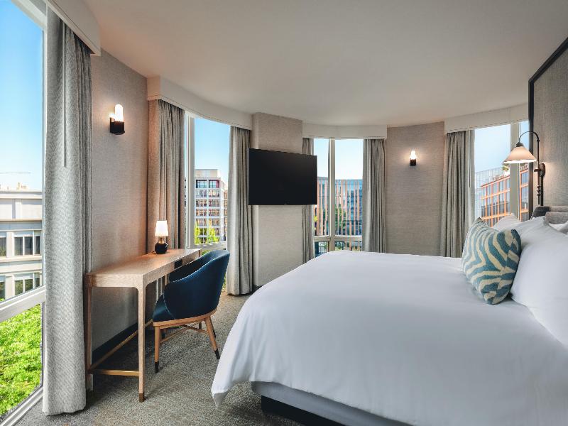 Beacon Hotel & Corporate Quarters image