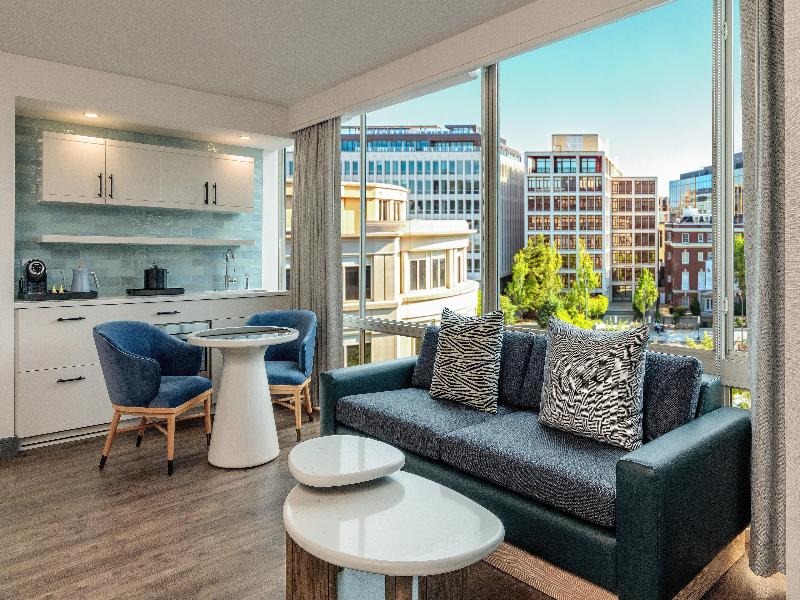 Beacon Hotel & Corporate Quarters image