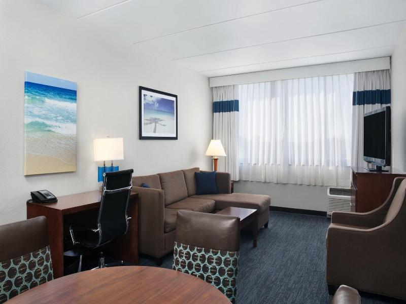 Four Points Fort Lauderdale Airport/Cruise Port image