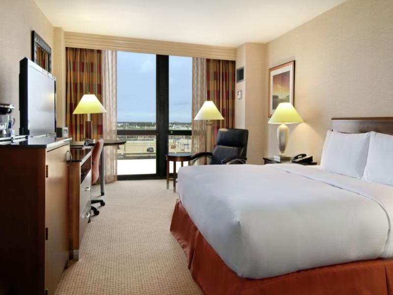 Hilton Chicago O'Hare Airport image
