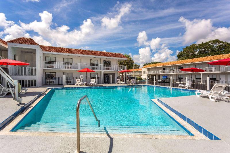 Travelodge by Wyndham Orlando Lake Buena Vista S image