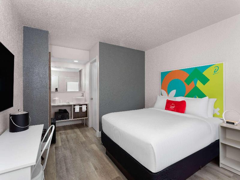 Travelodge by Wyndham Orlando Lake Buena Vista S image