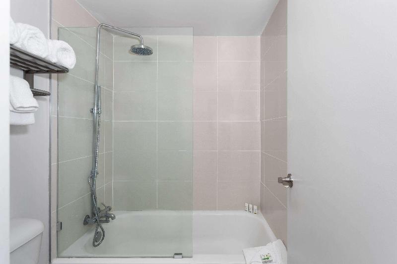 Travelodge by Wyndham Orlando Lake Buena Vista S image