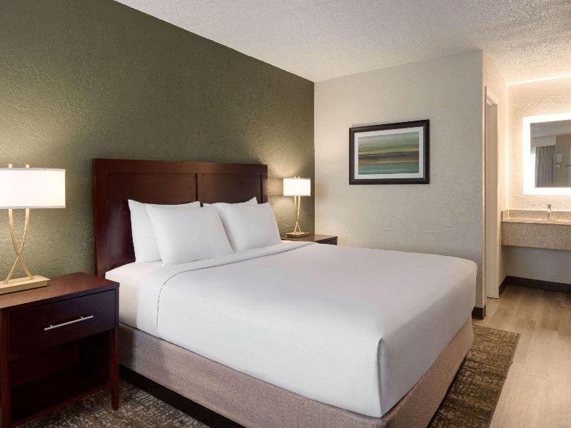 Mai Hana Hotel & Suites International Drive image
