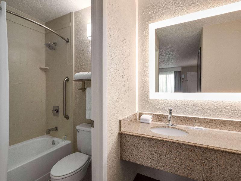 Mai Hana Hotel & Suites International Drive image