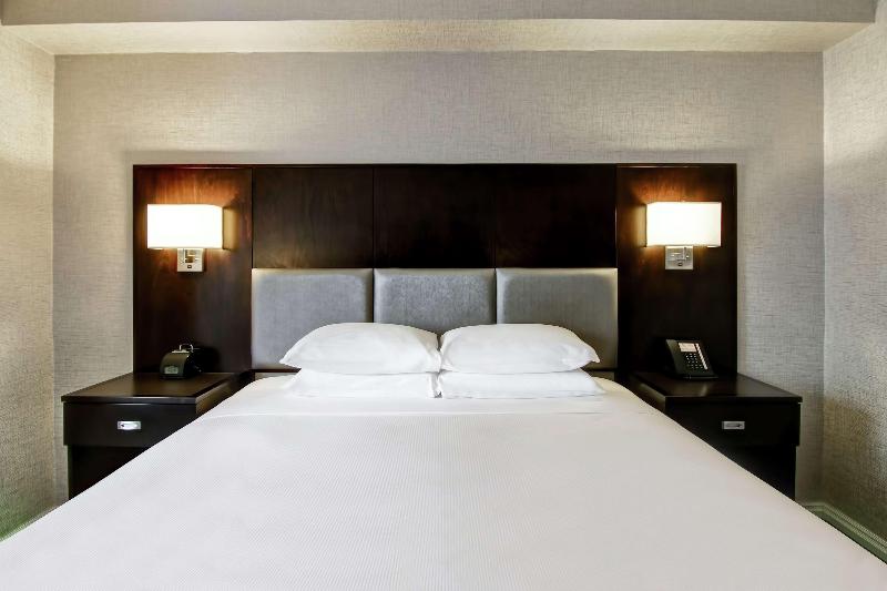 DoubleTree by Hilton Toronto Downtown image