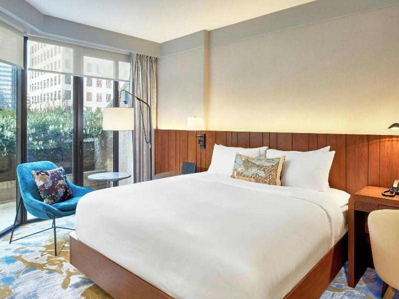 Metropolitan Hotel Vancouver image