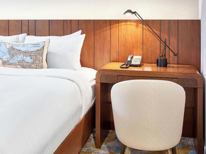 Metropolitan Hotel Vancouver image