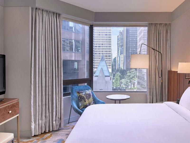 Metropolitan Hotel Vancouver image