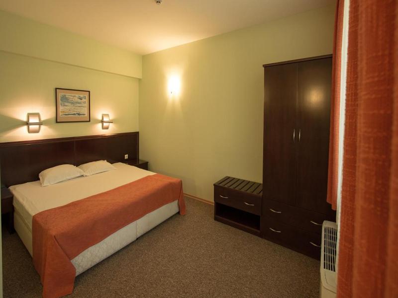 Divesta image