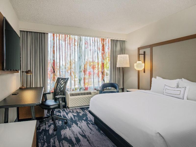 Fairfield Inn Bangor image