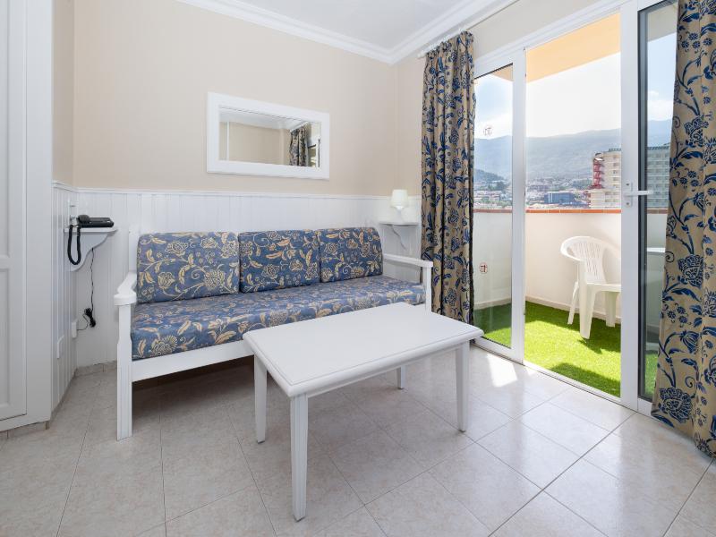 Apartamentos Teneguia image