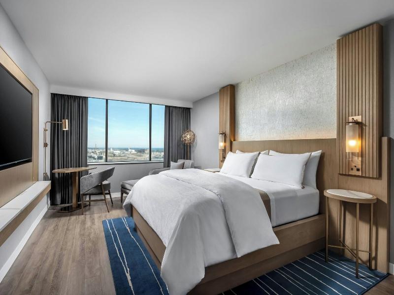 The Westin Harbour Castle image