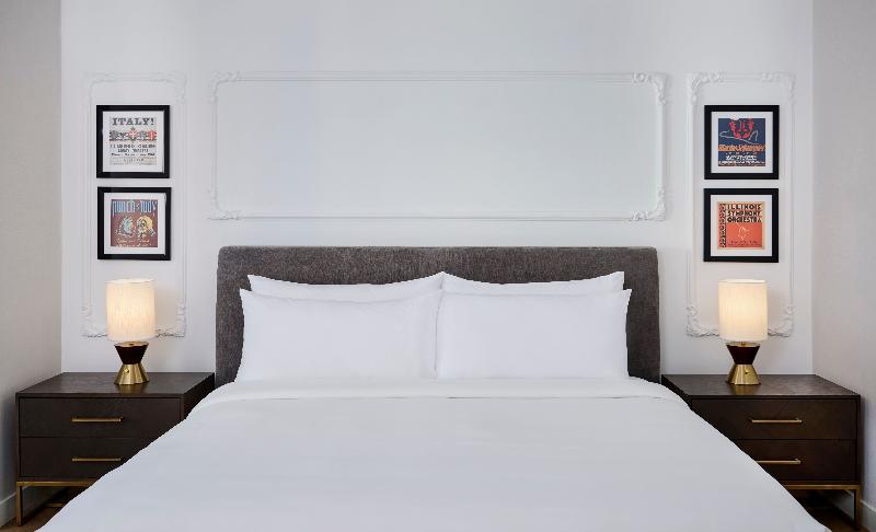 Pantages Hotel Downtown Toronto image