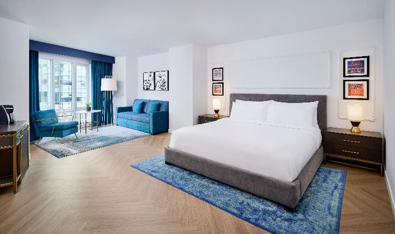 Pantages Hotel Downtown Toronto image