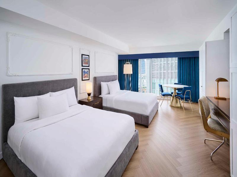 Pantages Hotel Downtown Toronto image