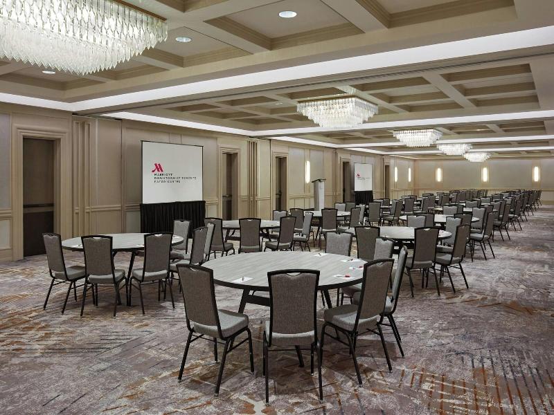 Marriott Downtown at CF Toronto Eaton Centre image