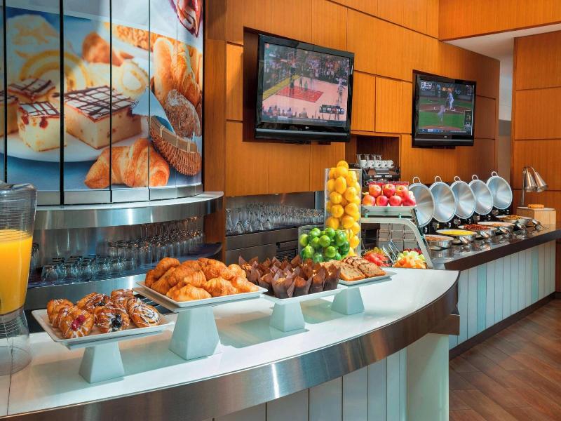Marriott Downtown at CF Toronto Eaton Centre image