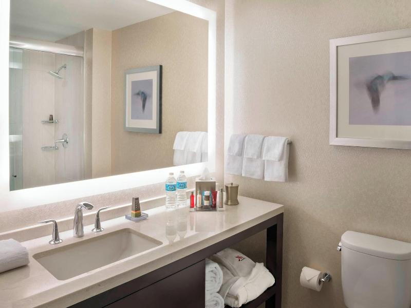 Marriott Downtown at CF Toronto Eaton Centre image