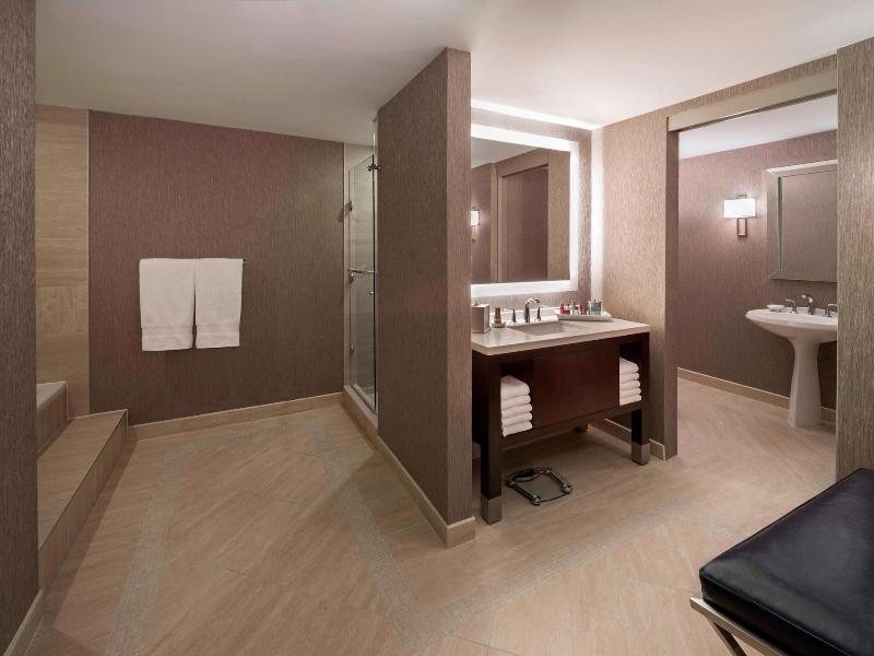 Marriott Downtown at CF Toronto Eaton Centre image