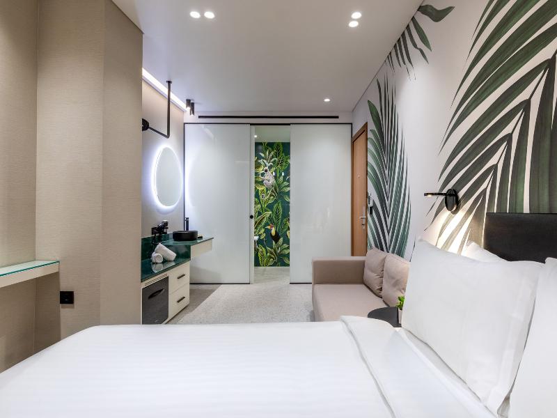Amazon Hotel image