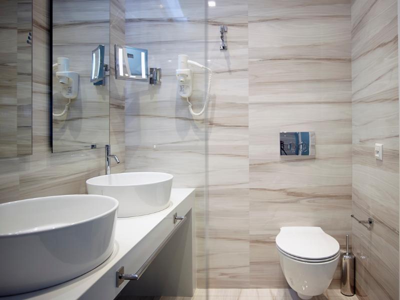 Amazon Hotel image