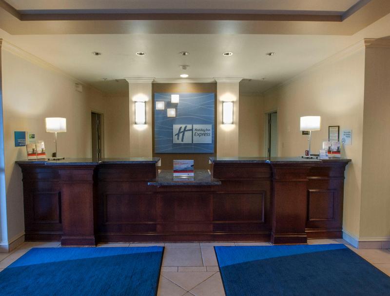 Holiday Inn Express Hotel &Suites Buffalo-Airport