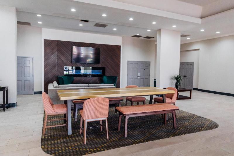 Holiday Inn Hotel AND Suites Mesa