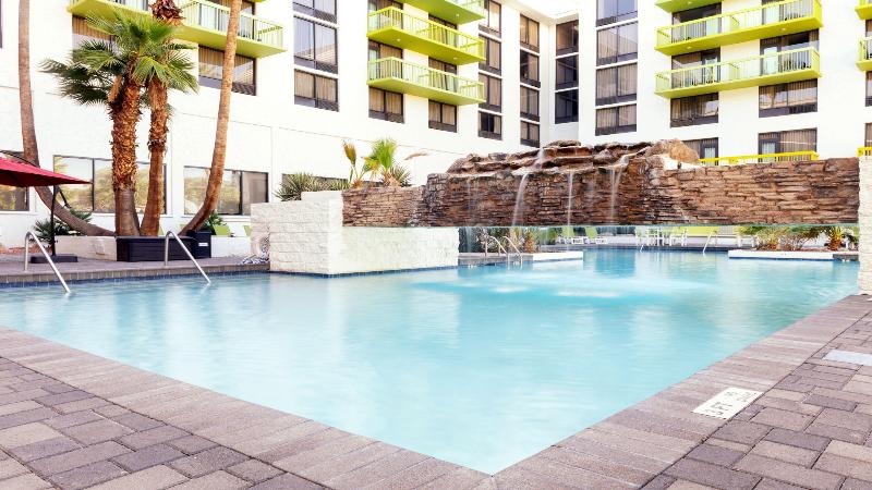 Holiday Inn & Suites Phoenix-Mesa/Chandler photo 3